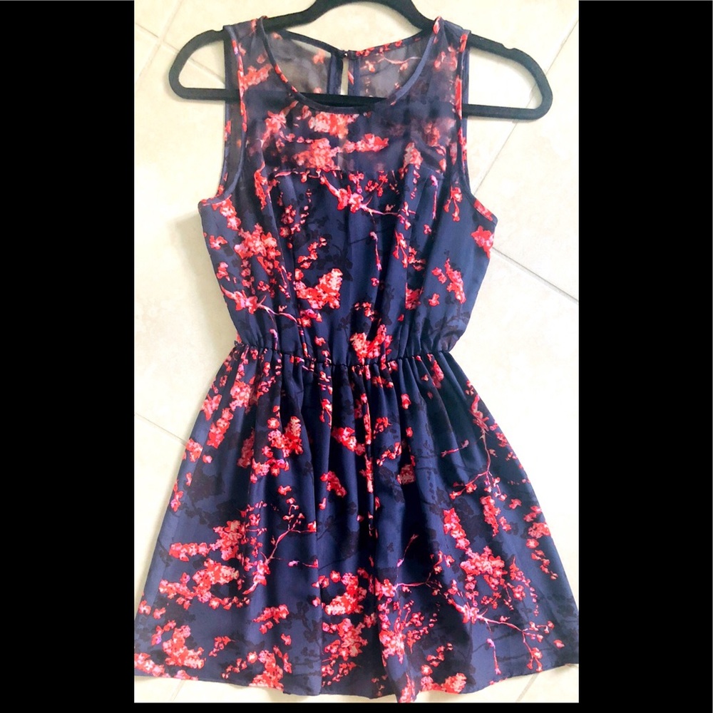 Guess; casual dress 👗